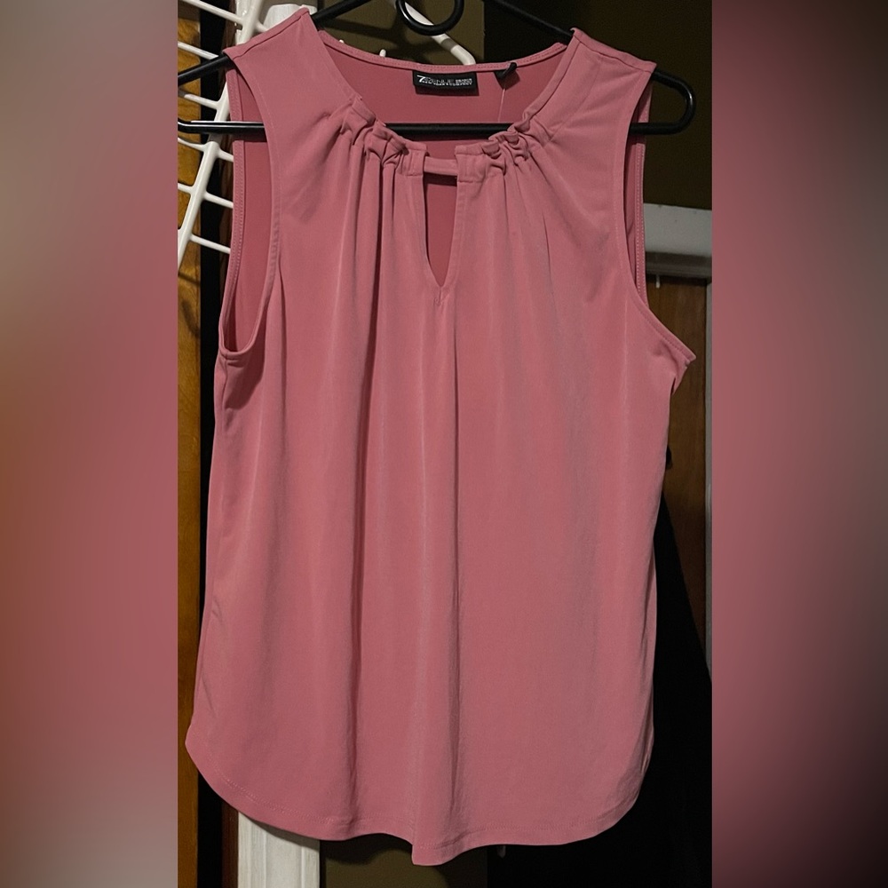 NWT Women’s sleeveless tank